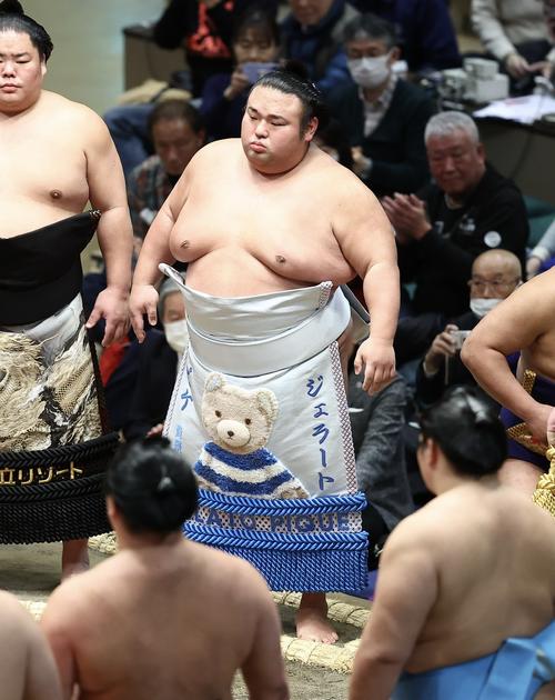 白星発進の大関貴景勝 土俵入りでは「ジェラート ピケ」のかわいすぎる