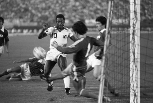 王様」ペレさん死去、82歳 多臓器不全 元ブラジル代表W杯3度優勝