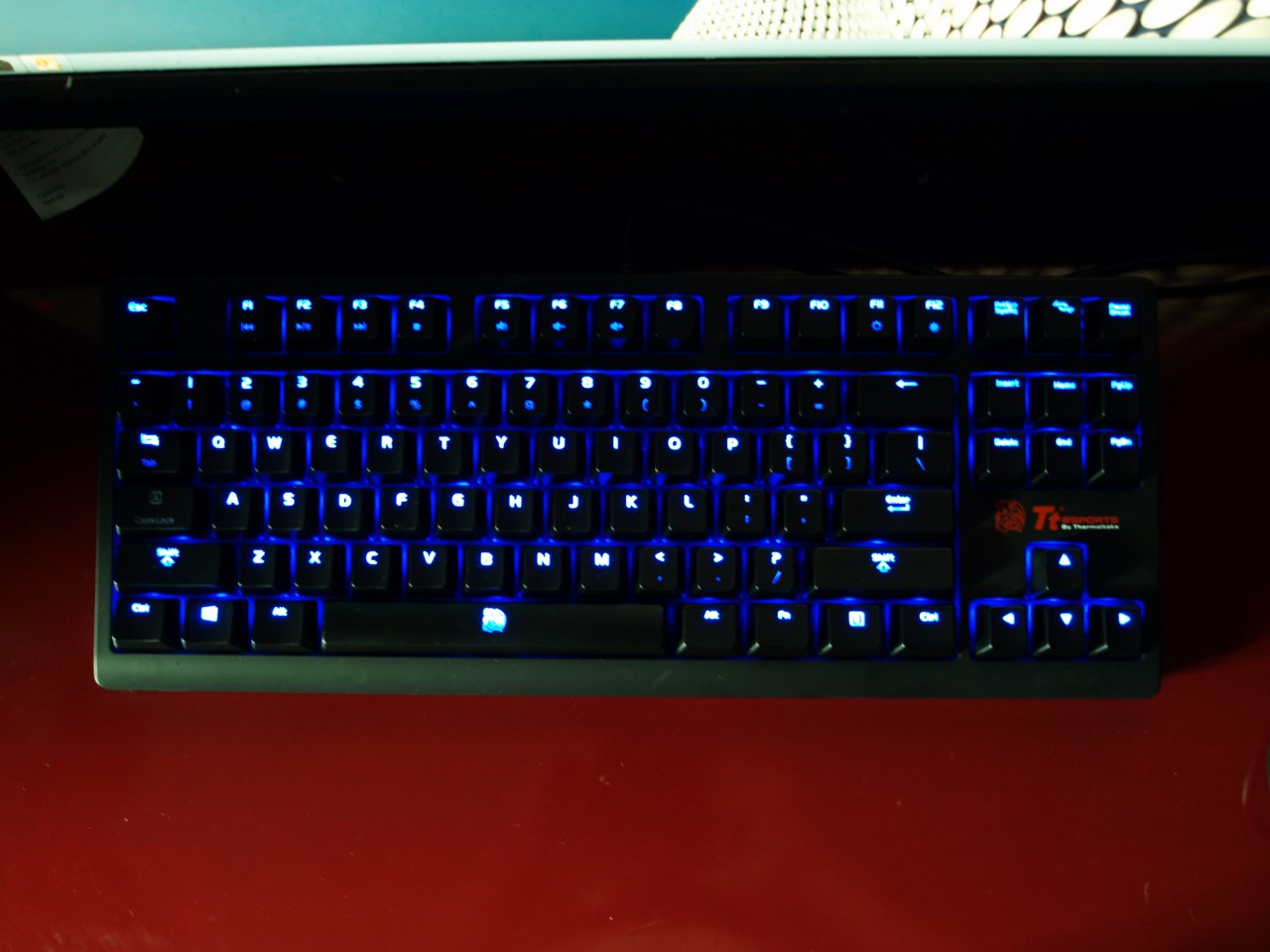 Tt eSPORTS Poseidon ZX Blue Switch Mechanical Gaming Keyboard Review
