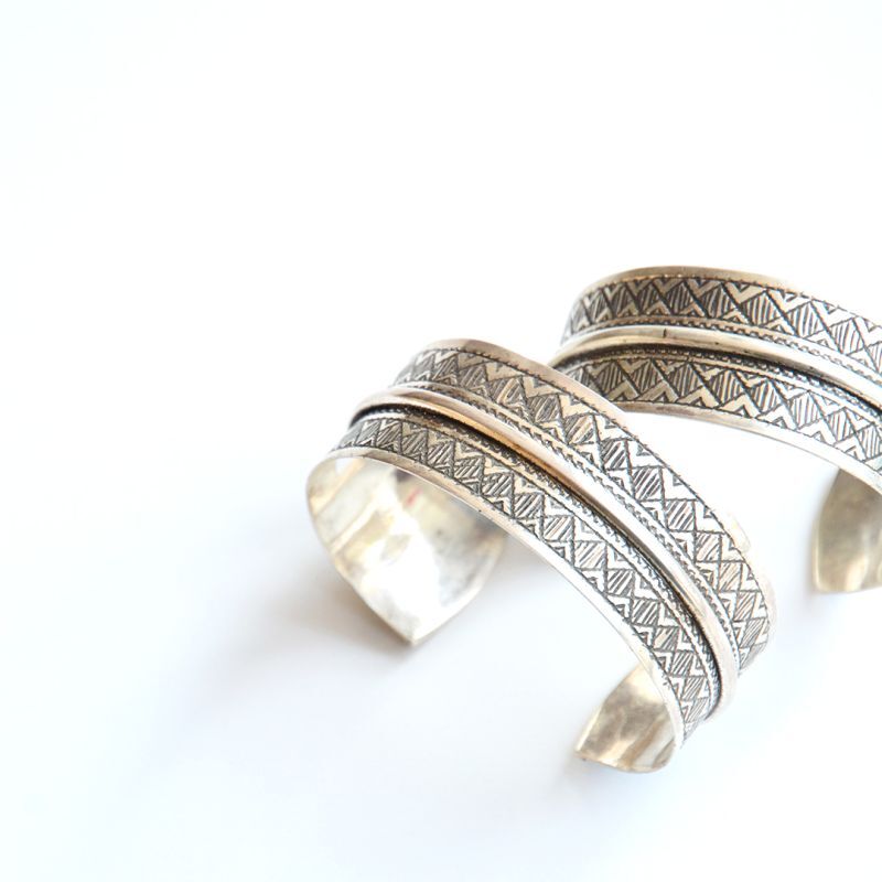 TUAREG SILVER (トゥアレグシルバー) / CENTER LINE FLAT BRACELET (A7)