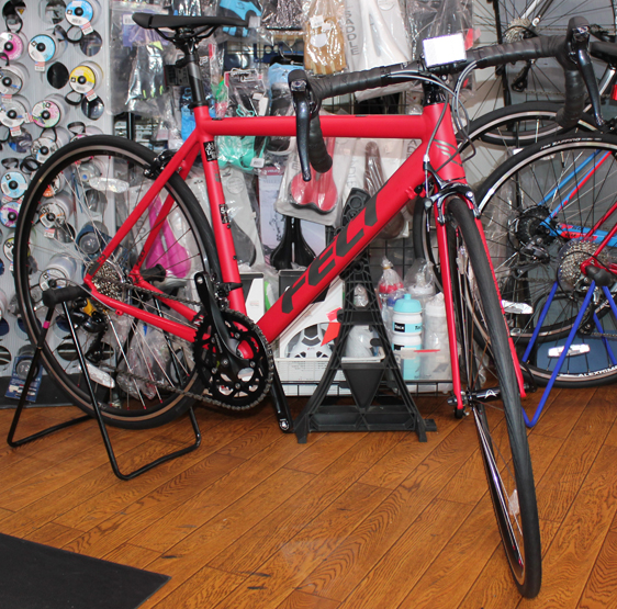 FELTのロードバイクF95が入荷いたしました。