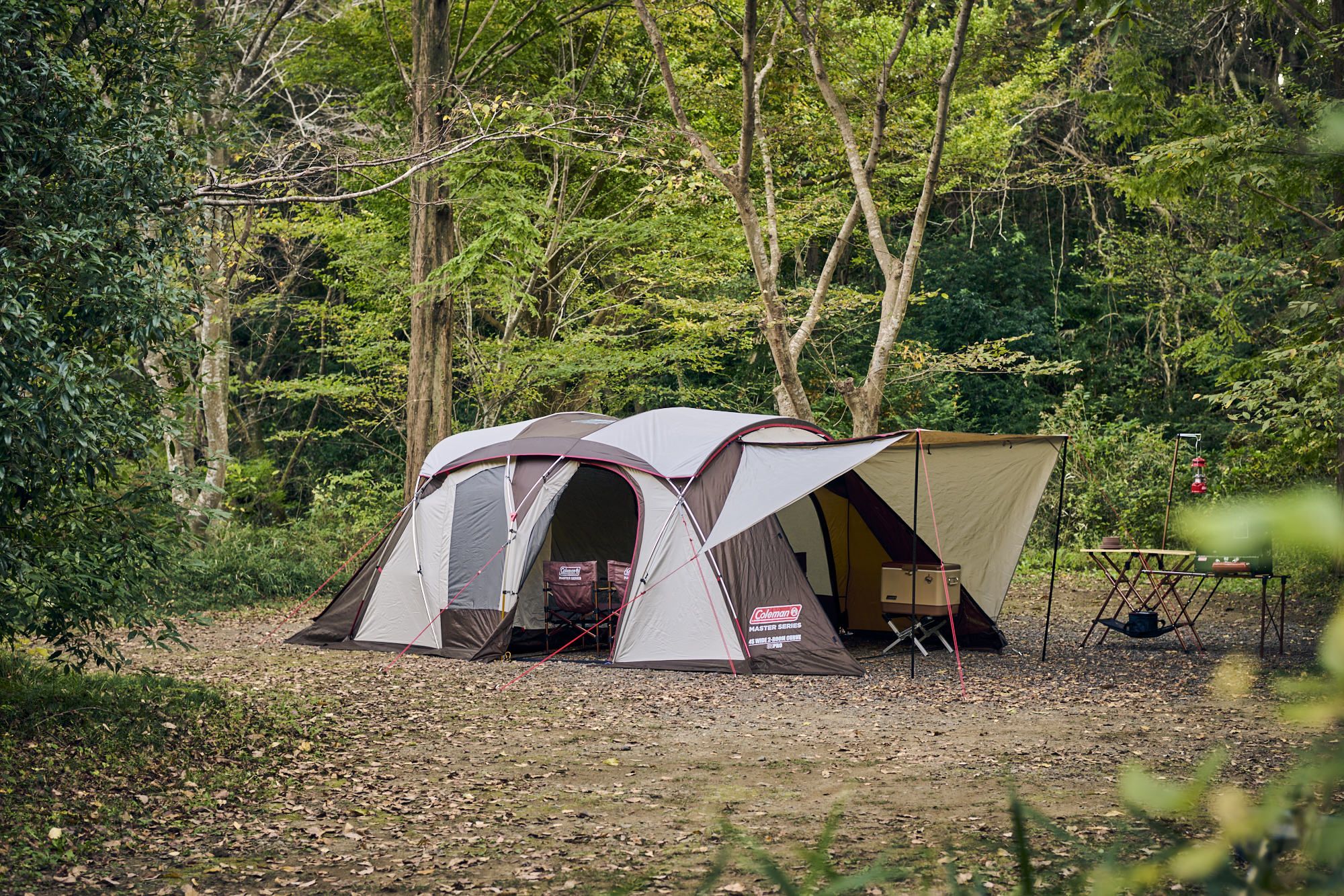 オールシーズン快適に過ごせる！ 大型ベンチレーション付きがうれしい