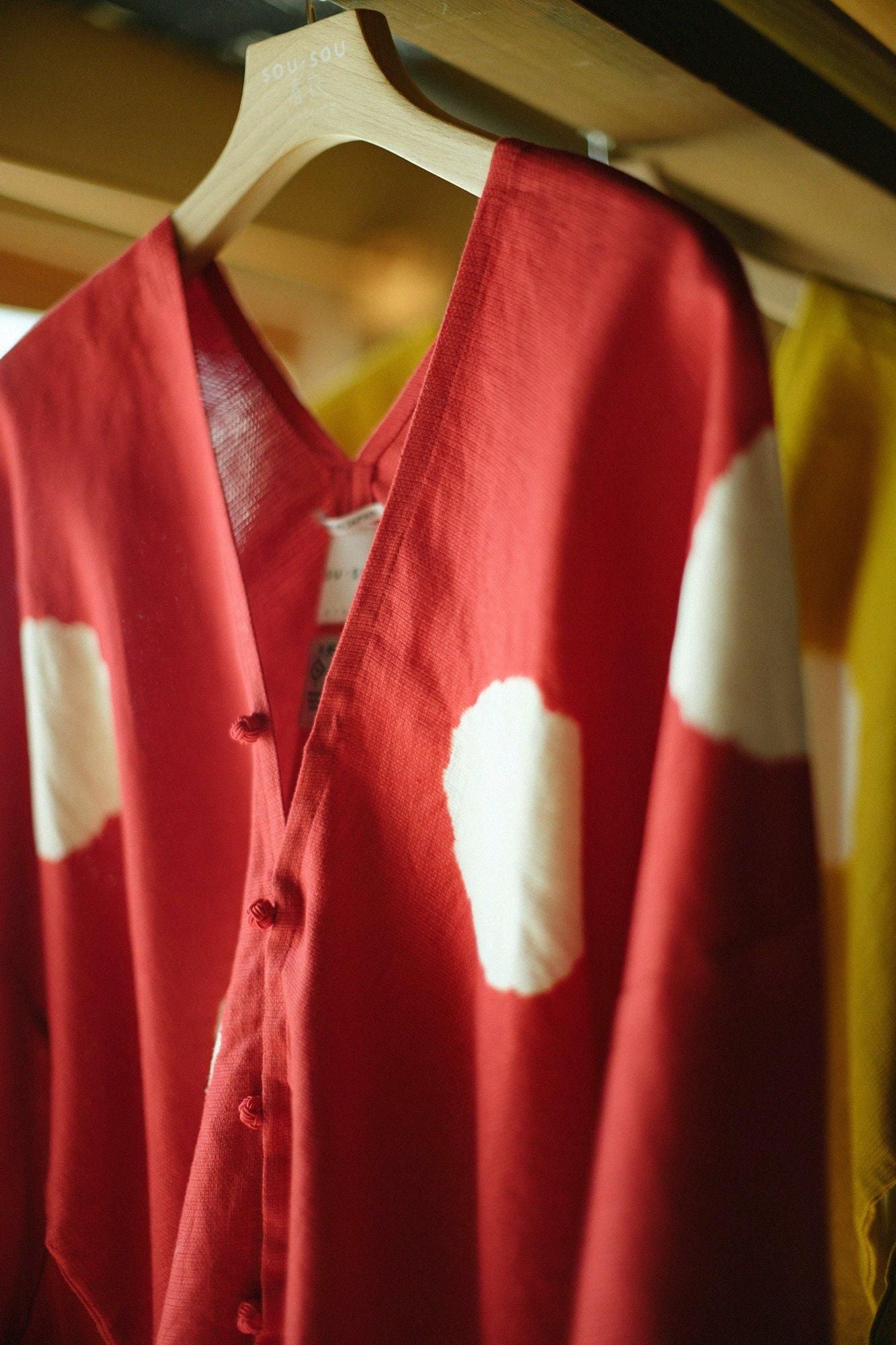 net限定】近清絞り 麻 はつき／水玉大（みずたまだい） 臙脂色（