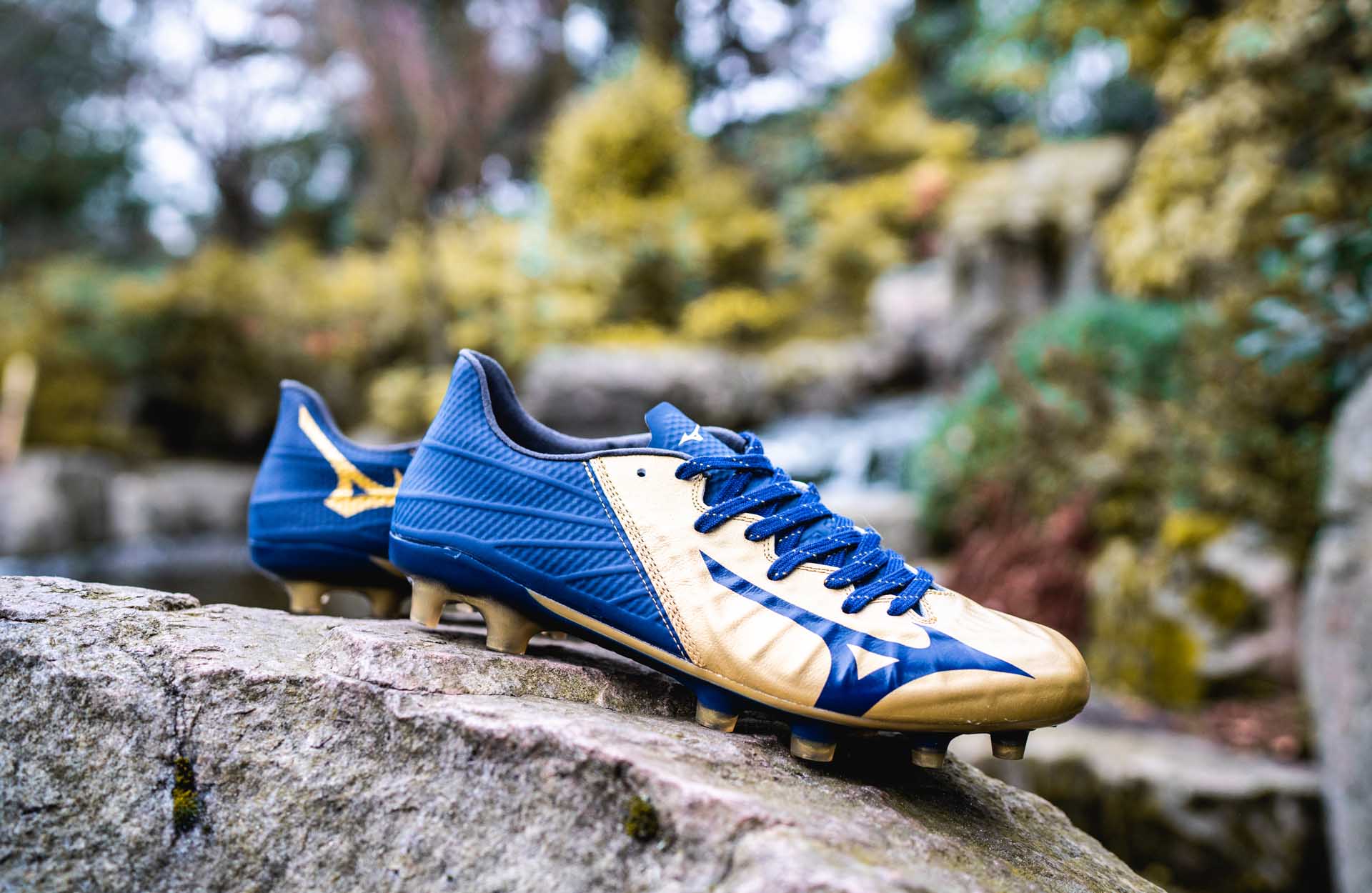 Mizuno Launch The 'Victory Gold' Pack - SoccerBible