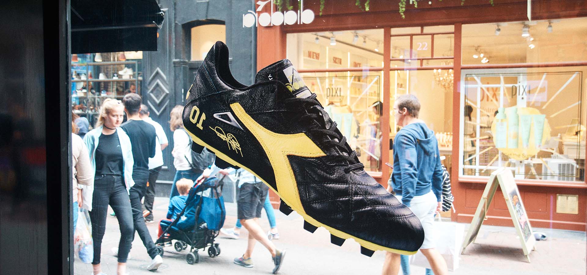 Roberto Baggio Heads to LDN19 with Diadora - SoccerBible