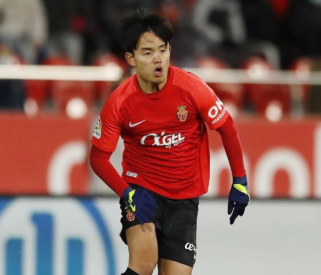 たけ、めちゃくちゃ似合う」久保建英の新練習着姿が反響！「このシャツ