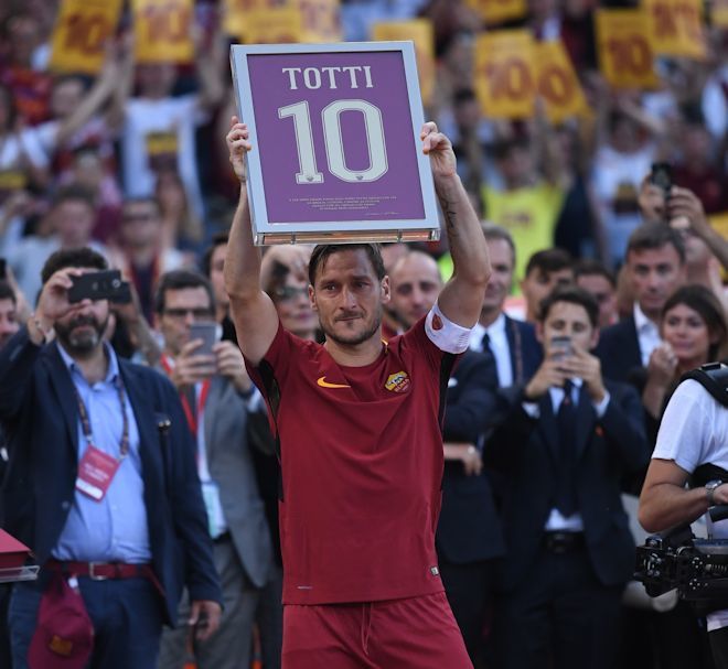 コラム】トッティとローマの「愛の物語」が終焉。それでも王子はまだ