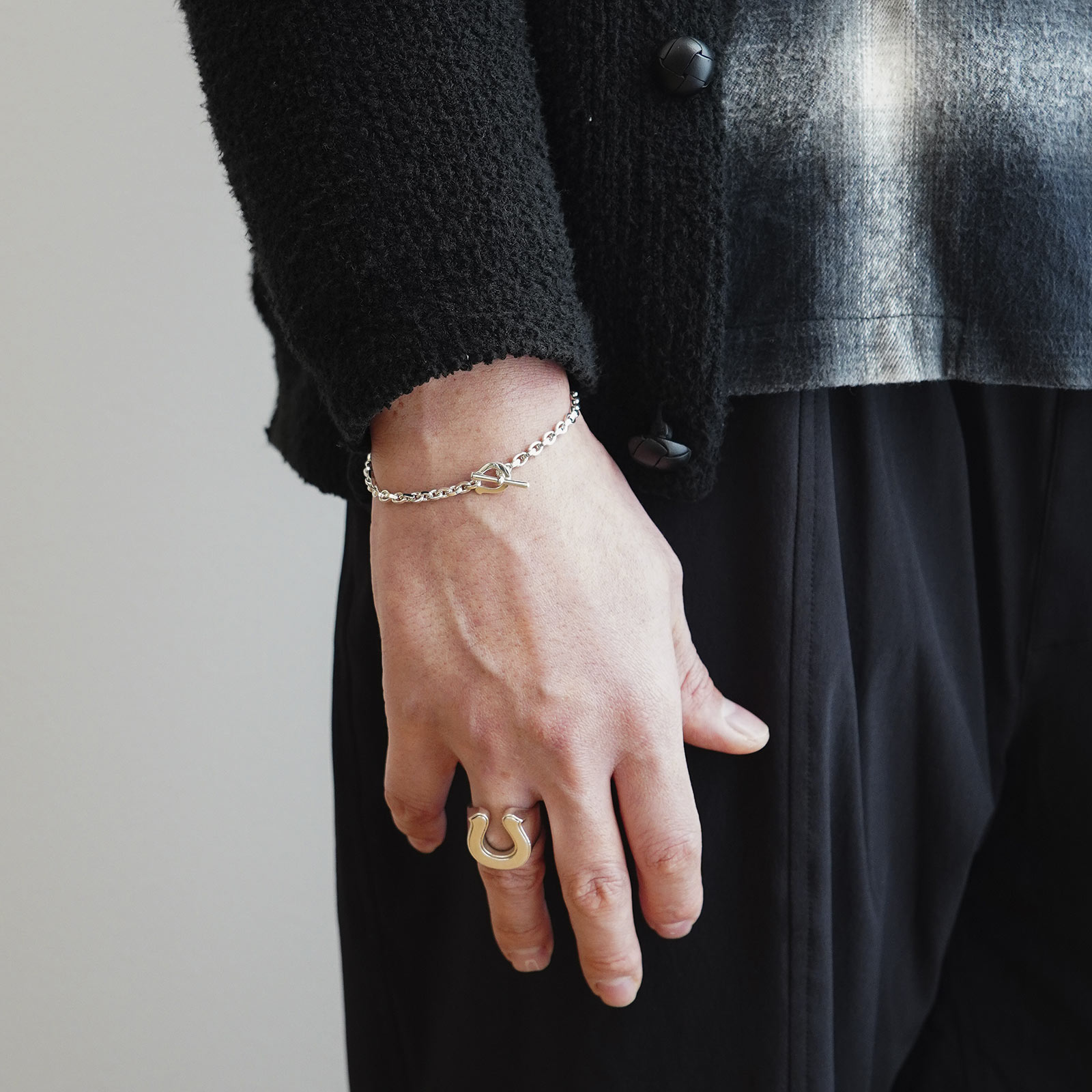 SYMPATHY OF SOUL（シンパシーオブソウル） Thin Horseshoe Toggle