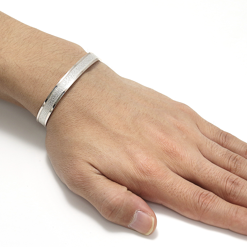 Suman Dhakhwa（スーマンダックワ） MOKUME Border Sandblast Cuff