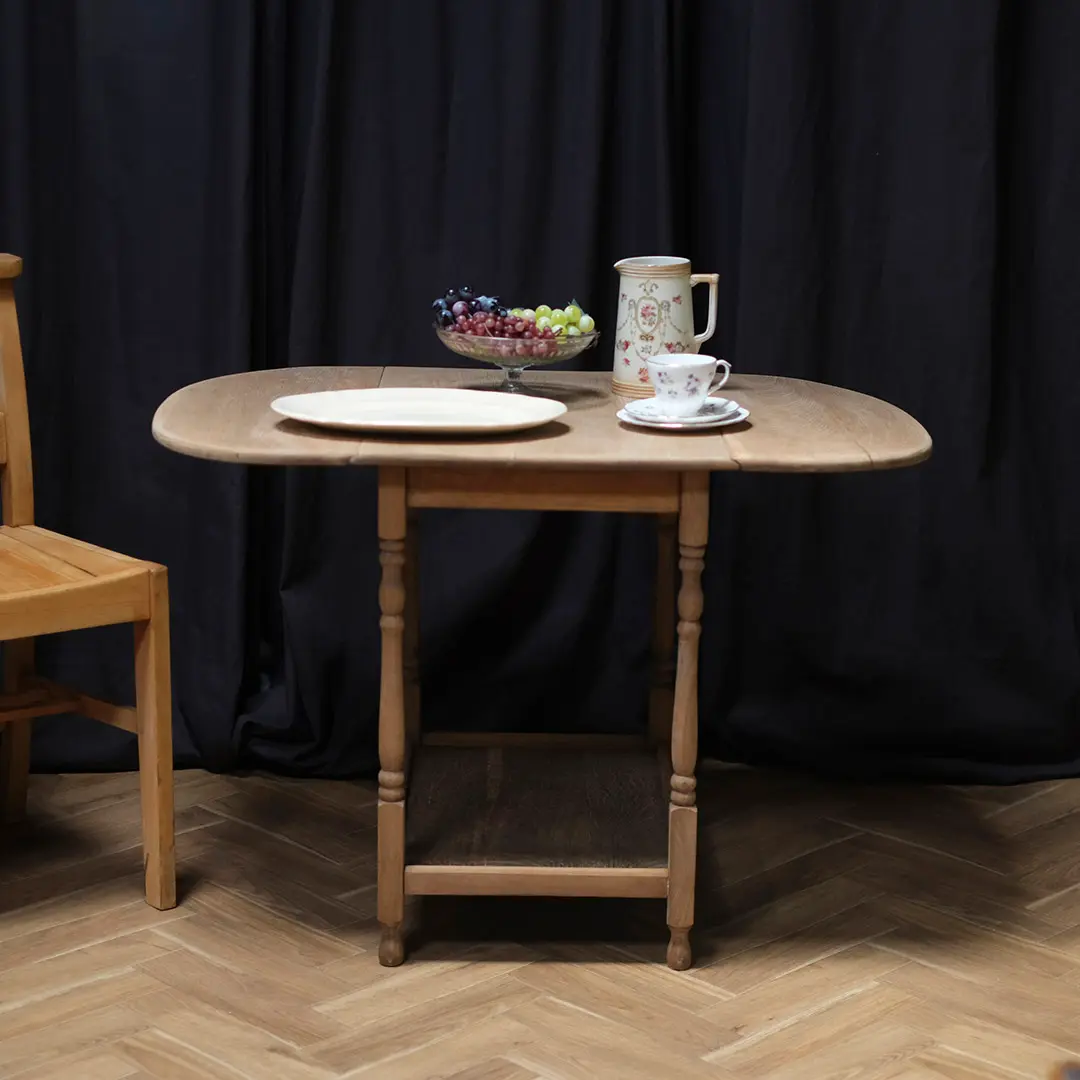 アンティークテーブルのオンライン商品 イギリスとフランスから洗練