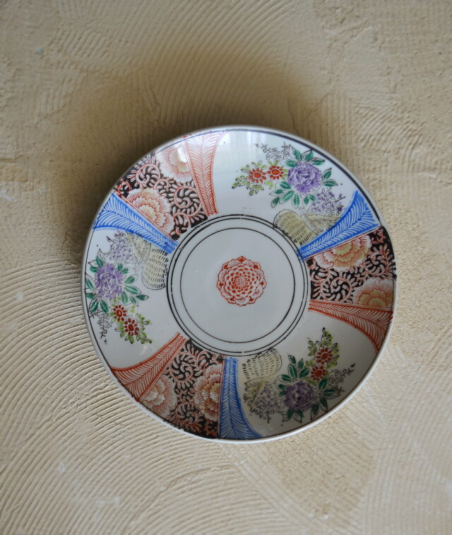 色絵印判花籠.唐草紋8寸皿 一枚 色絵皿Antique Sam's Collection