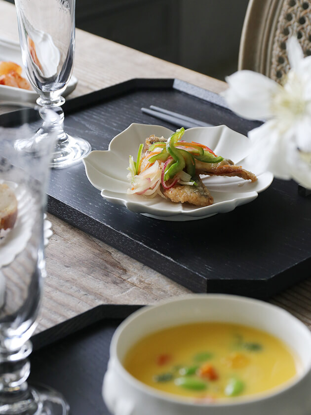 臼杵焼 稜花蓮弁皿15cm Sホワイト