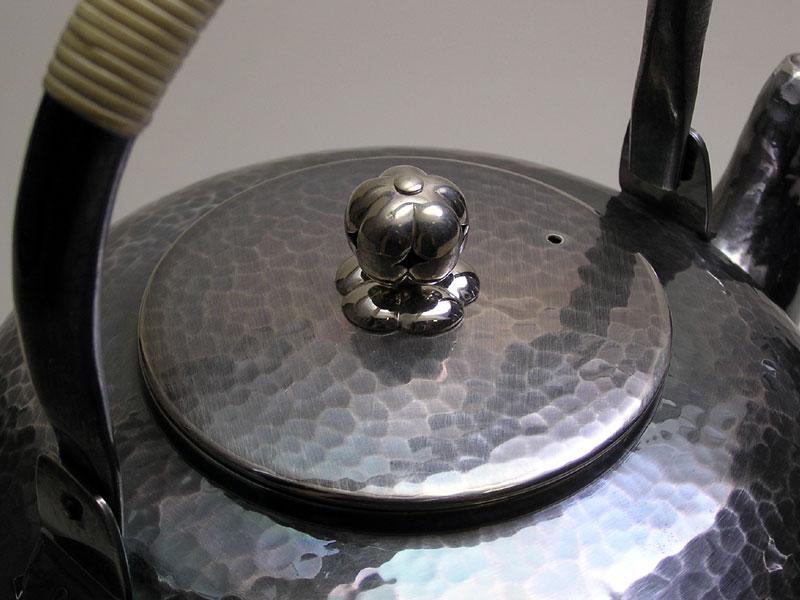 黄銅製の湯沸かし（黒イブシ） | 清課堂 / 錫・銀・各種金属工芸