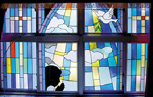 光の聖書 〜マロリーホールのステンドグラスで学ぶ〜 | 学校法人 西南