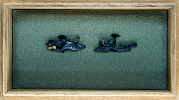 不世出の逸品 三顧礼図 無銘鉄元堂派 小柄 鉄地容彫金銀銅色絵象嵌