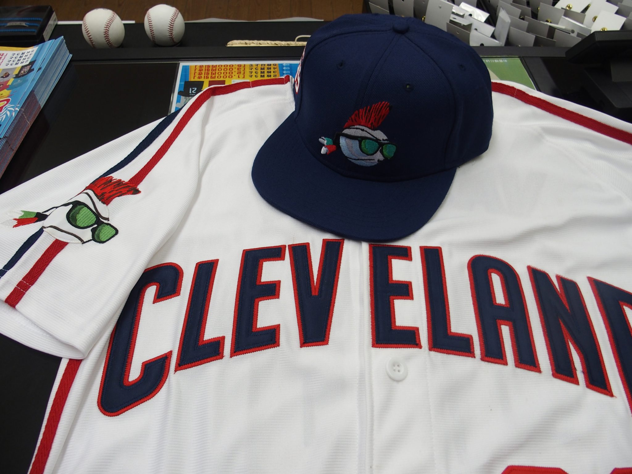 石橋貴明さんYoutuberデビュー！映画メジャーリーグのグッズと帝京魂