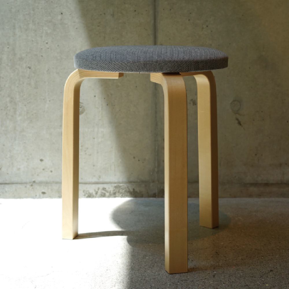 スツール60 Re-wool #218 / 組立て無料Artek（アルテック） | 公式通販