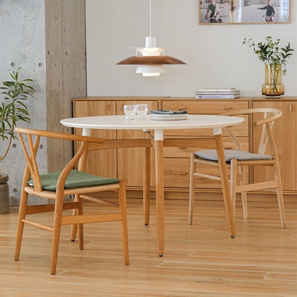 BA103 ダイニングテーブル φ110cm / オーク材 オイル仕上げCarl Hansen