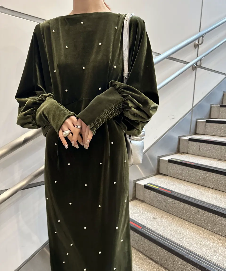 Mサイズ】BACK OPEN PEARL VELOUR DRESS Ameri VINTAGE（アメリ