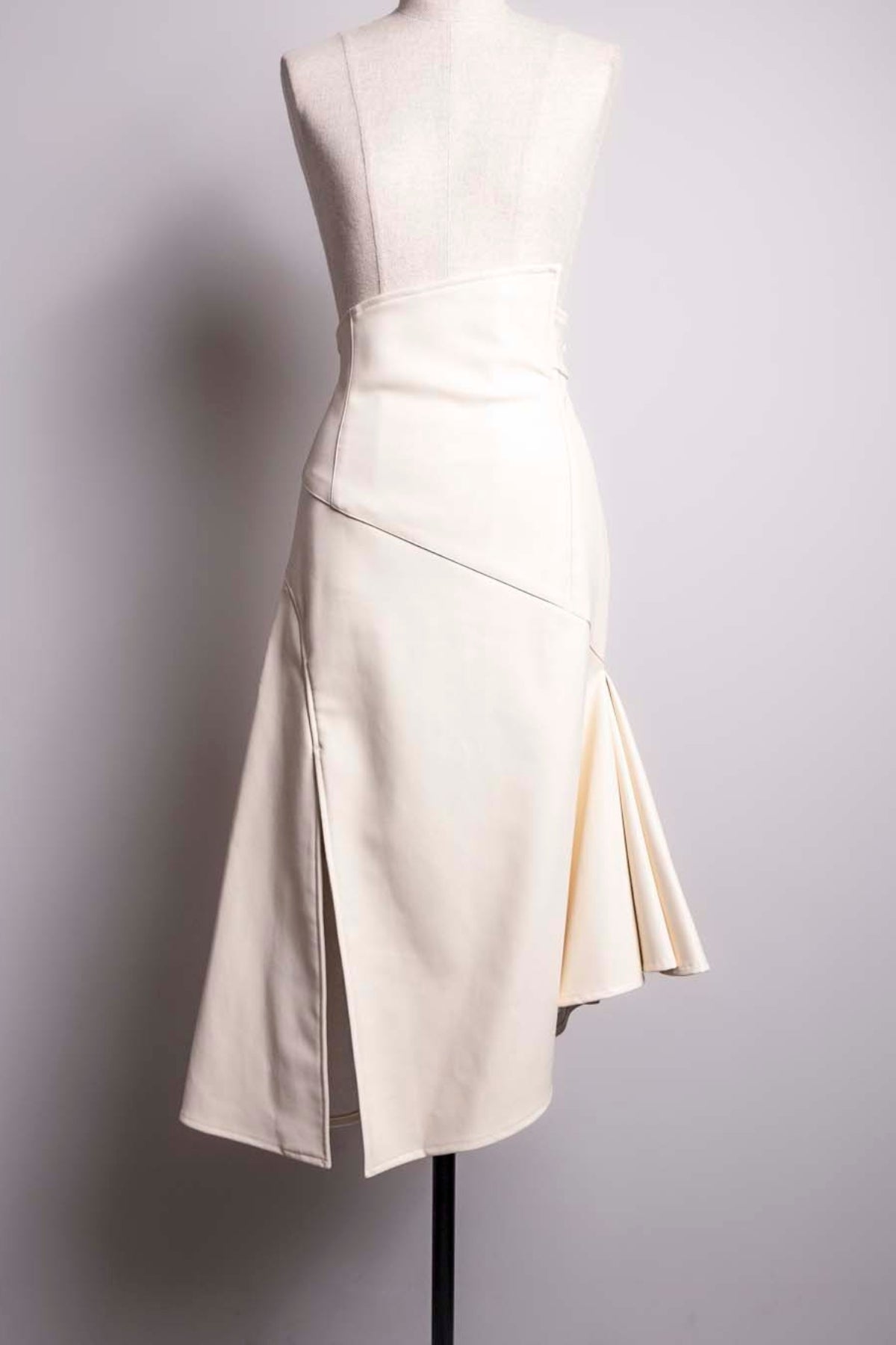 ウエストデザインヘムレザースカート – shéller / シェリエ