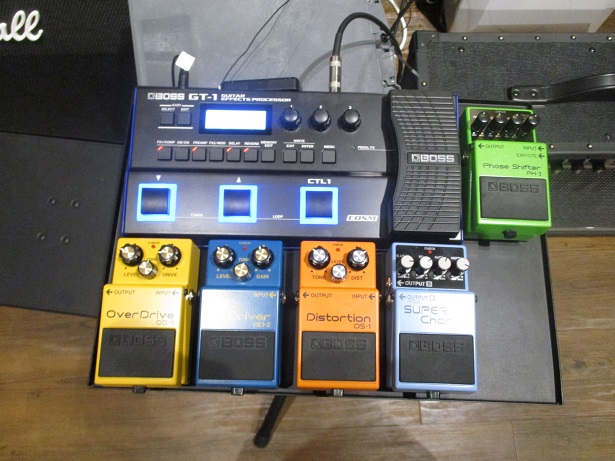 エフェクター】BOSSの新商品マルチエフェクター「GT-1」が入荷致しまし