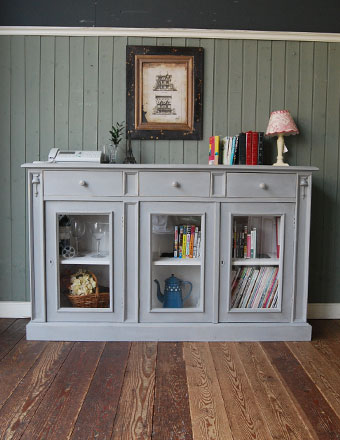 フランスから人気のﾌﾞﾙｰグレー色のアンティークサイドボードが入荷