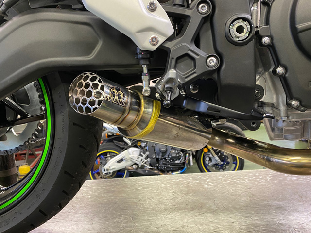 Ninja ZX-25R | 忠さんが陣頭指揮をとってマフラーを開発していく実際
