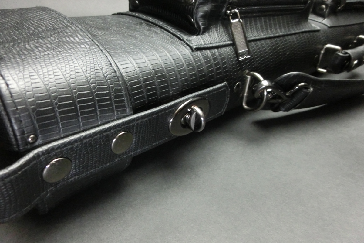 31579 メーカー不明 ハードケース 3B5S 合皮 リザード型押し キュー