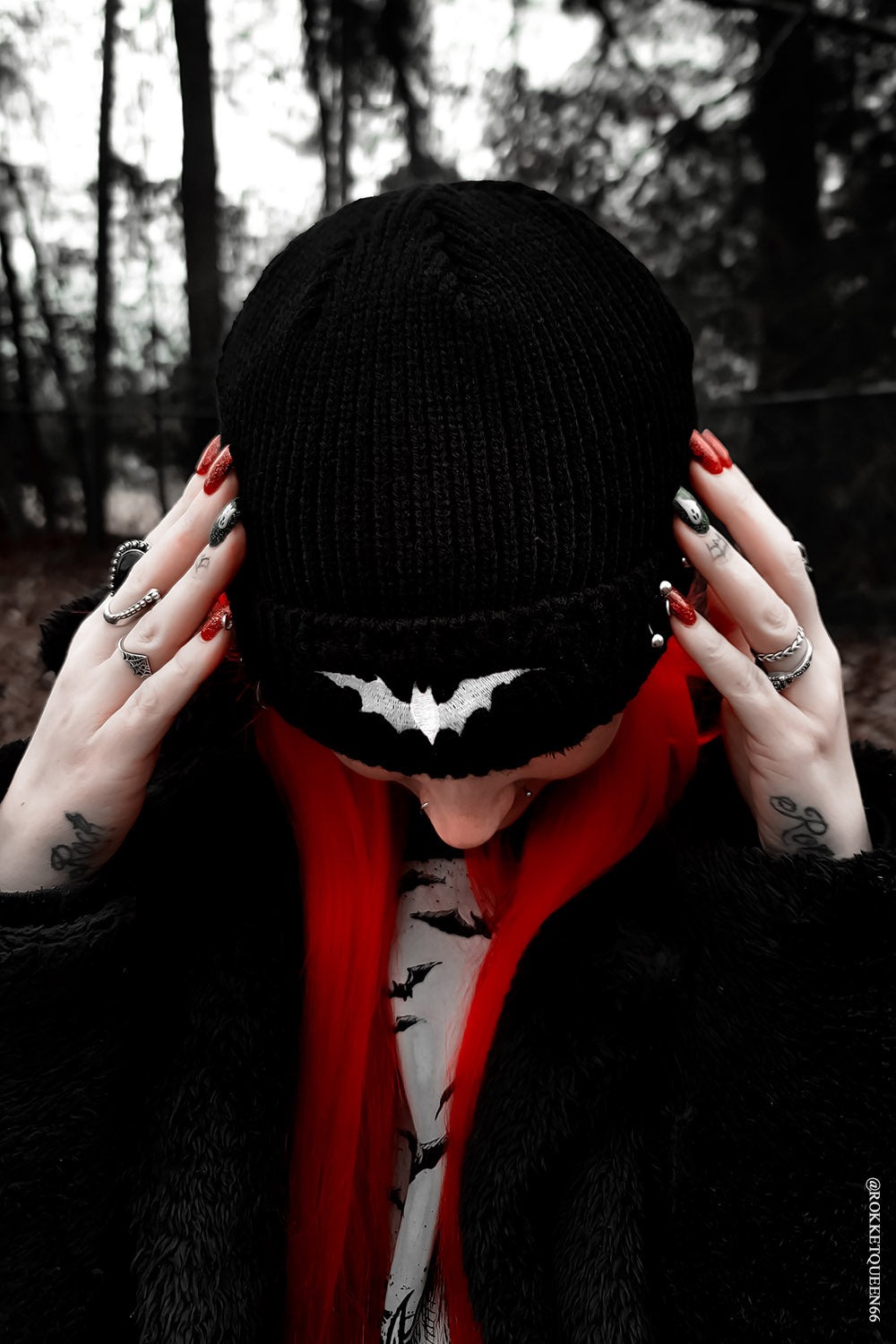 Distressed Pierced Beanie / White Bat / ビーニー【VampireFreaks