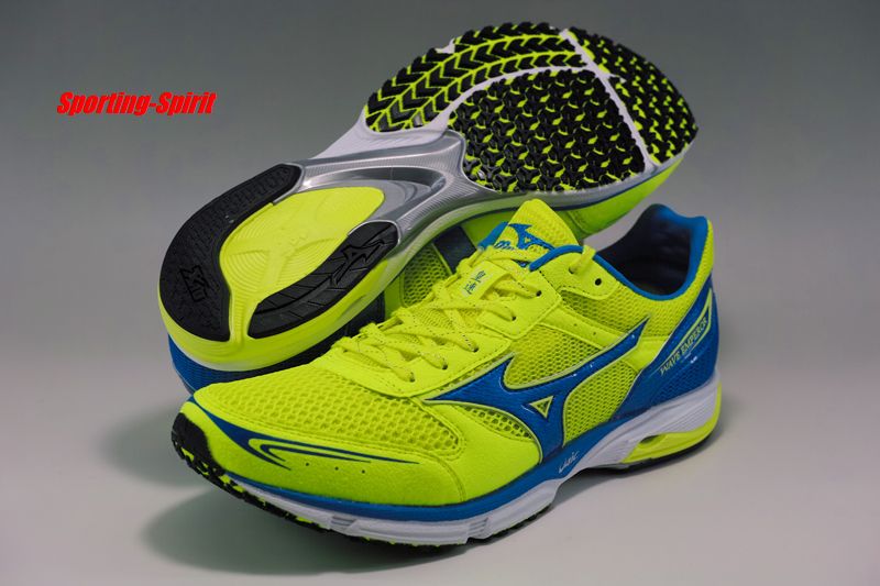 特価 【ランニングシューズ】 ミズノ WAVE EMPEROR （ウエーブ