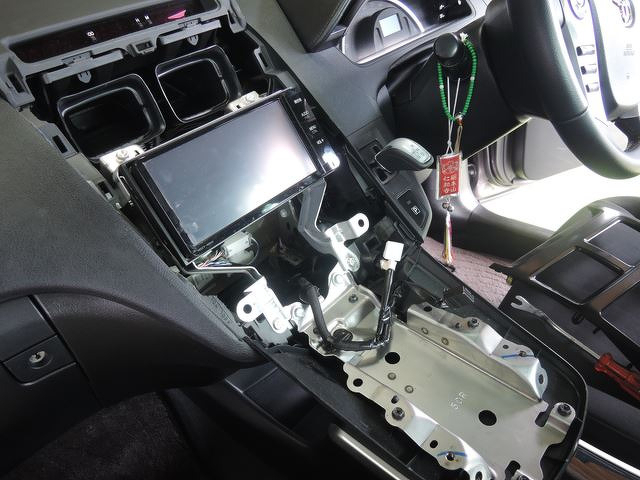 トヨタ トヨタ SAIカーナビ本体 エアコンパネル付き 動作確認済み SAI