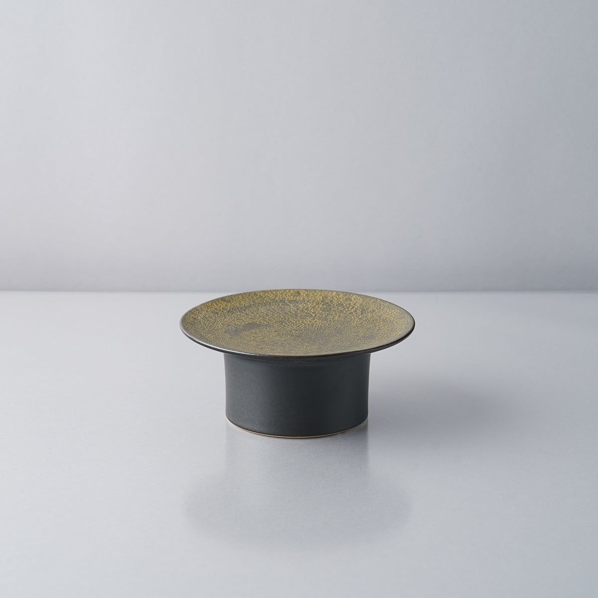 有田焼 泡化粧シリーズ 高台プレート(S) 11.5cm 吉右エ門製陶所の通販