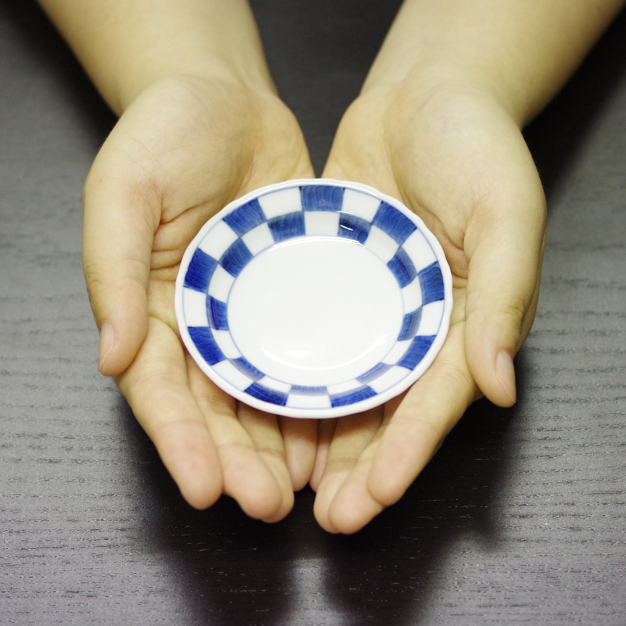 有田焼 染付 市松文 輪花小皿 9cm 李荘窯の通販｜Studio1156（スタジオ