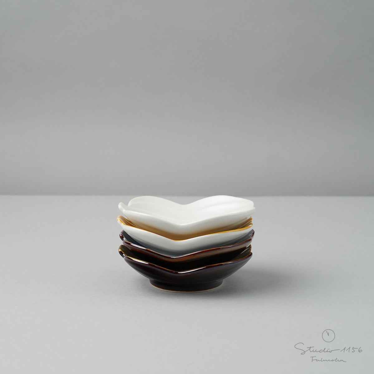 有田焼 金銀彩 ひさご型 豆小皿 9.5cm 幸楽窯の通販｜Studio1156