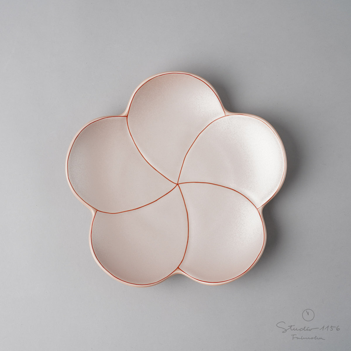 有田焼 捻り梅型七寸盛皿 21cm 幸楽窯の通販｜Studio1156 – 【公式