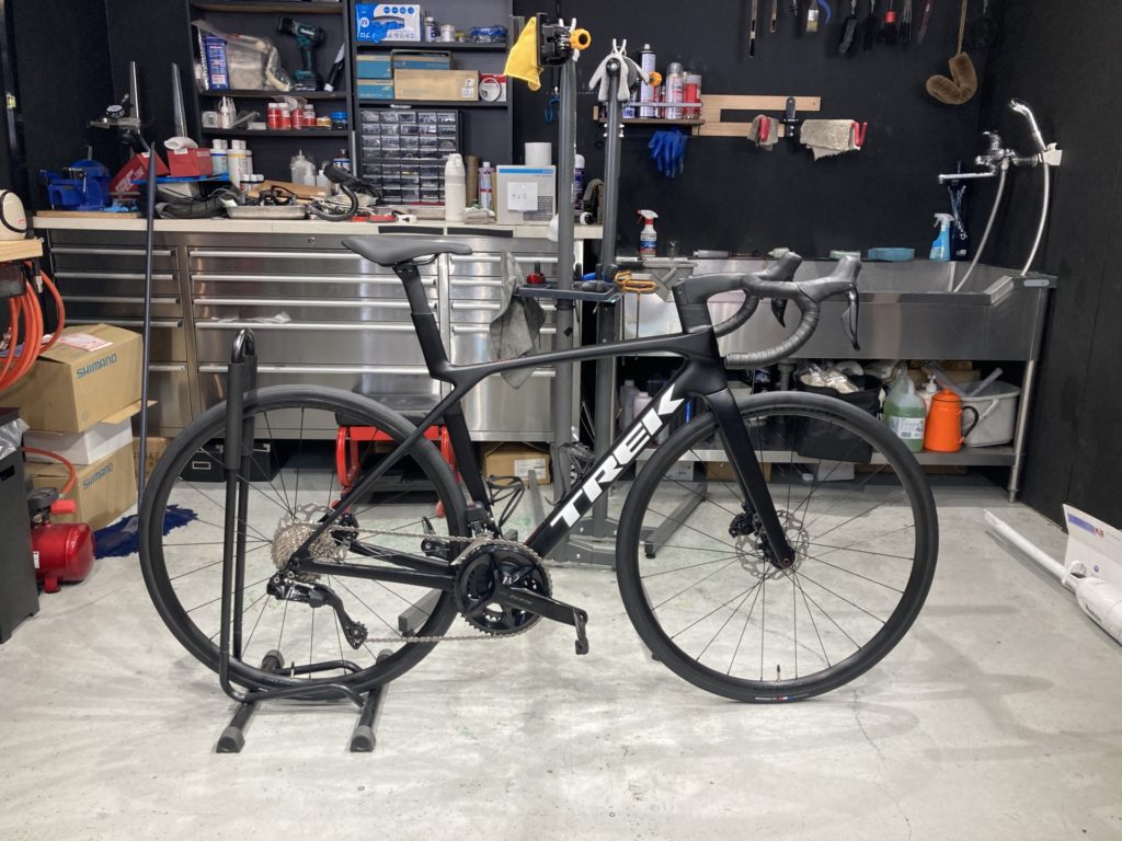 Madone SL 5 Gen 8×納車 + パーフェクト組立 + ガラスコーティング +