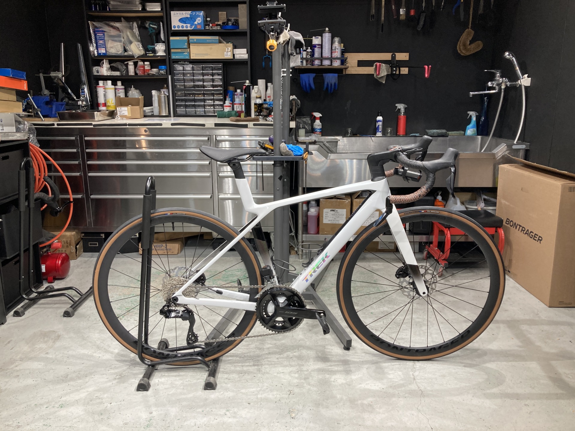 ロードバイク フルカーボン TREK 福岡 引取限定 福岡市現地引取限定