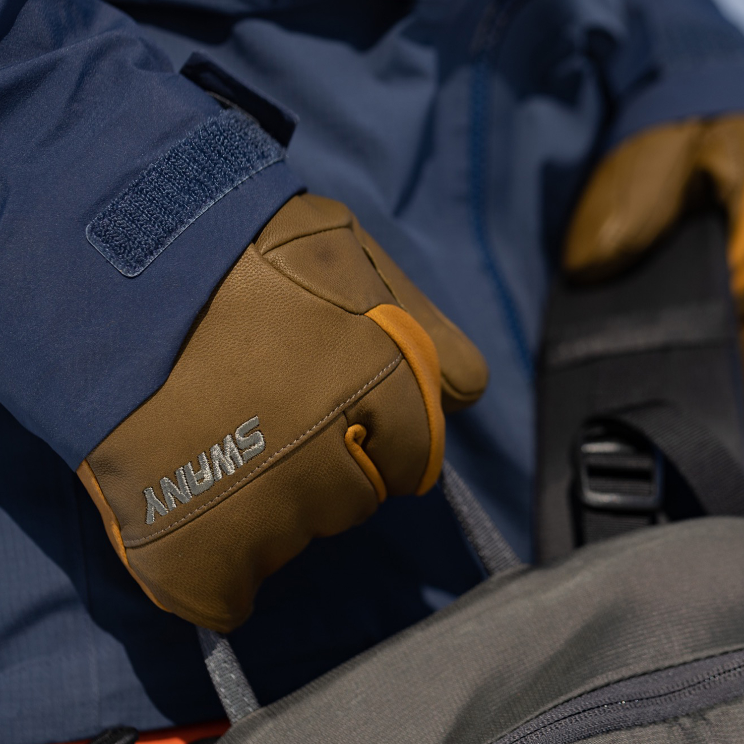 ゴアテックスレザースキーグローブ Valcan(ユニセックス）SWANY GLOVES