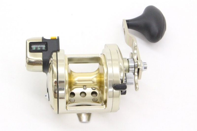 シマノ 海魂3000T 極上品 箱、取説付き シマノ 海魂 3000T (リール