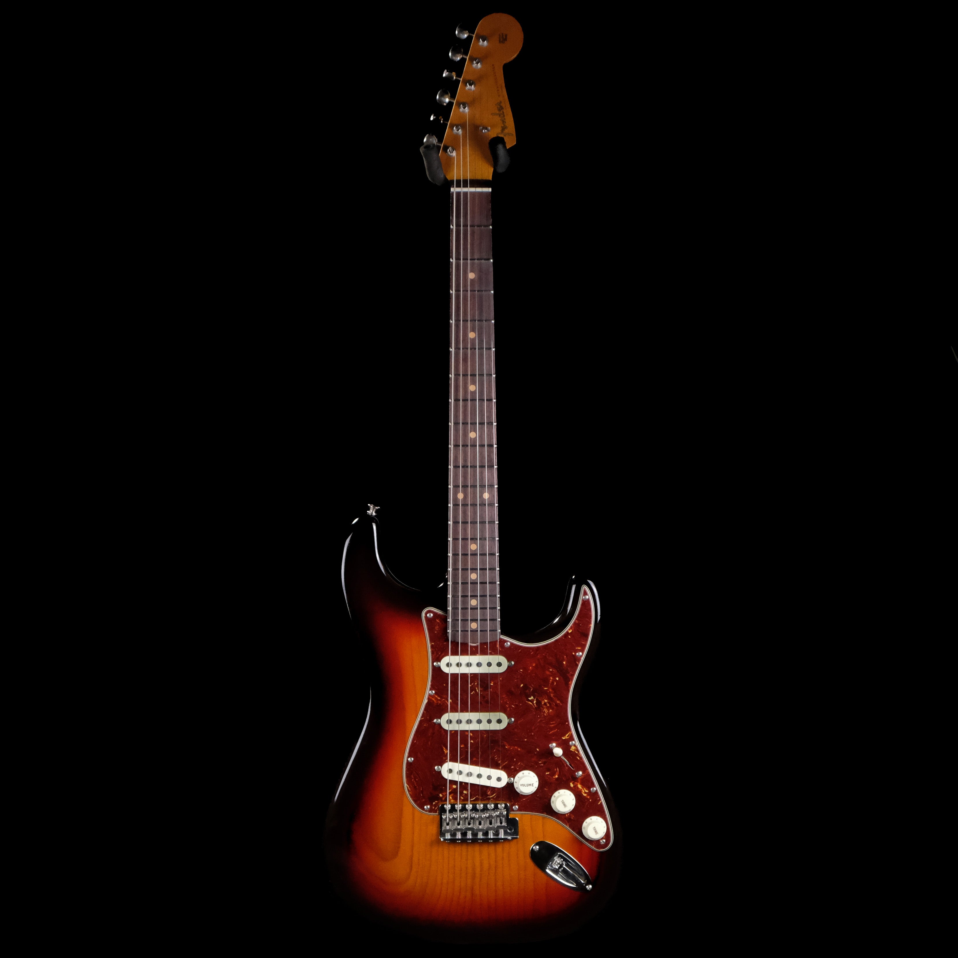 Fender Custom Shop Limited Edition Roasted Pine Stratocaster DLX Close