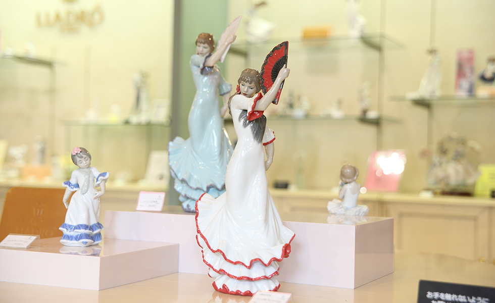 ポーセリンギャラリー「リヤドロ」｜志摩スペイン村