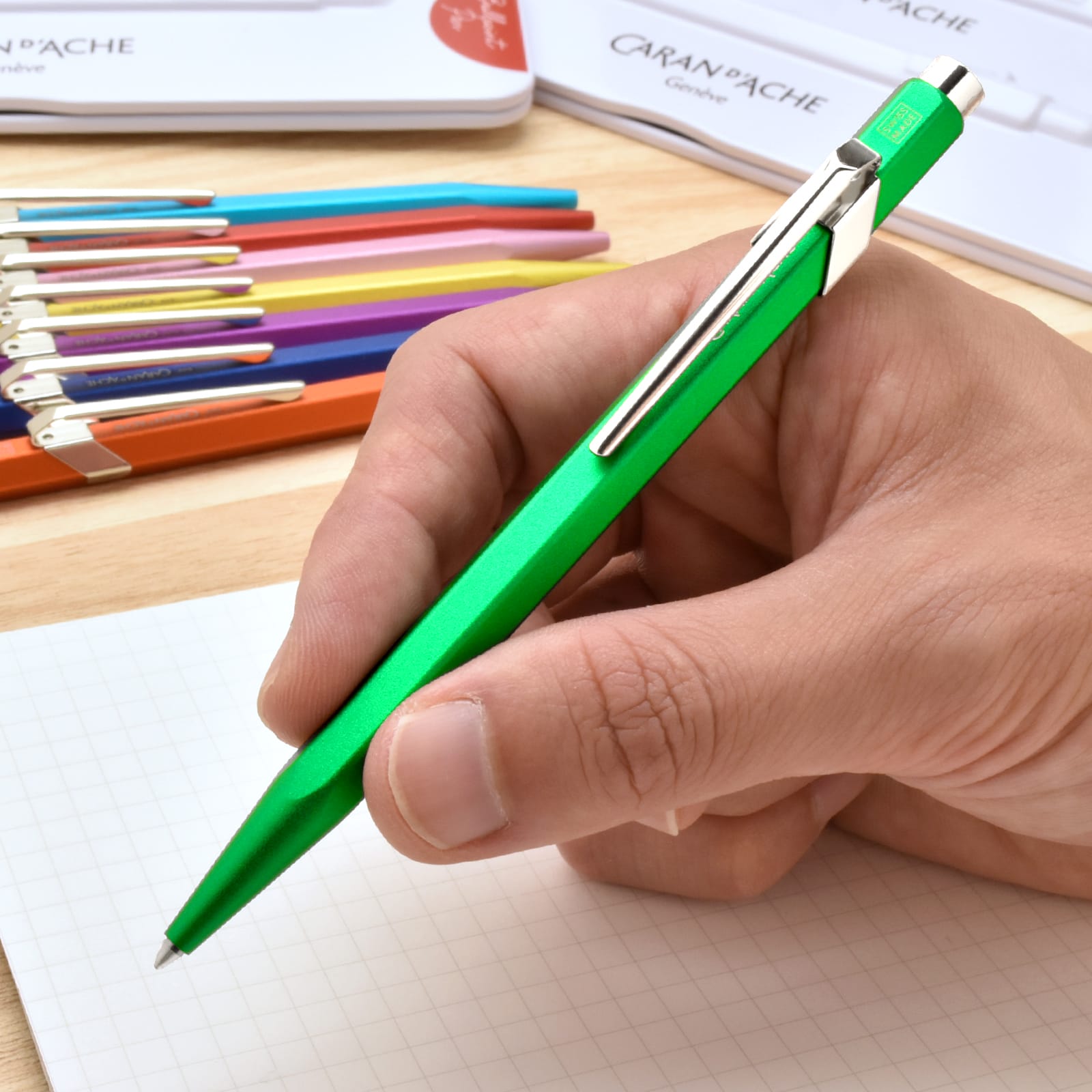 CARAN D'ACHE カランダッシュ ボールペン 849カラーマットX 缶ケース