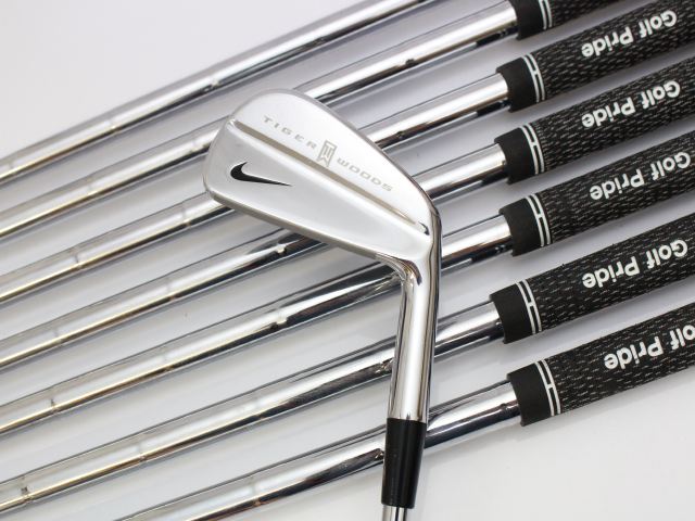 タイガーウッズ リミテッドエディション フォージドブレード ナイキ
