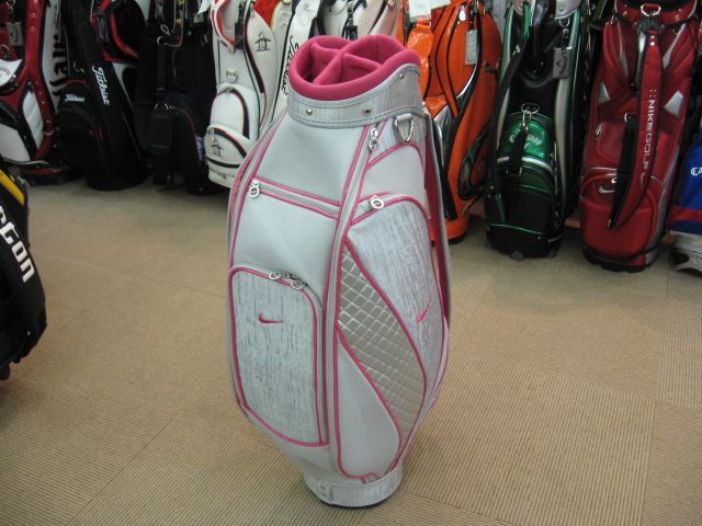 新品】NIKE GOLF/ナイキ スタンド式 軽量キャディバッグ9型（ピンク