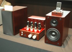 CAV、iPod対応真空管コンポ“VAZIO”のお買い得価格キャンペーンを実施中