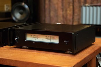 その音に価格もサイズも疑った。15万円切りのパワーアンプ TEAC「AP