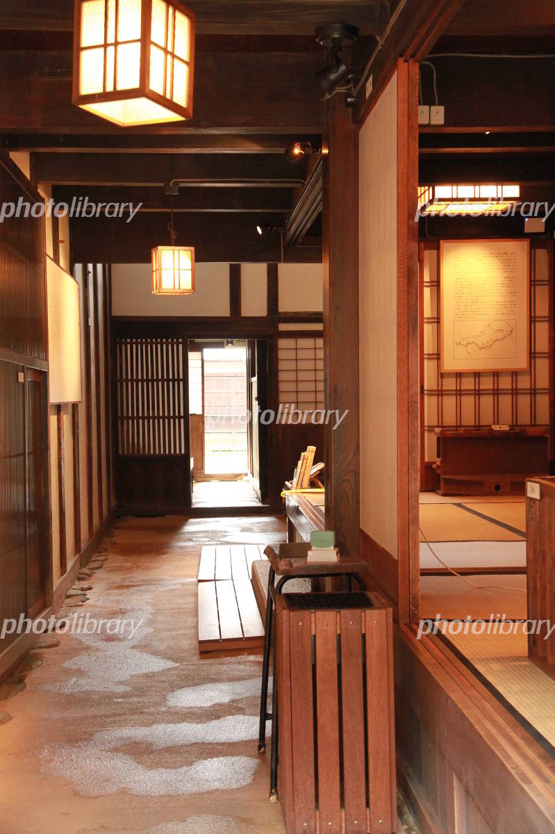 土間・田舎・日本家屋 写真素材 [1064997] - フォトライブラリー