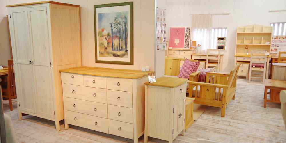 パインファクトリー大阪本店|カントリー家具白いフレンチカントリー