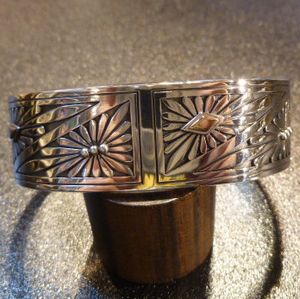 ナバホ Howard・Nelson ハワード・ネルソン サンバースト バングル