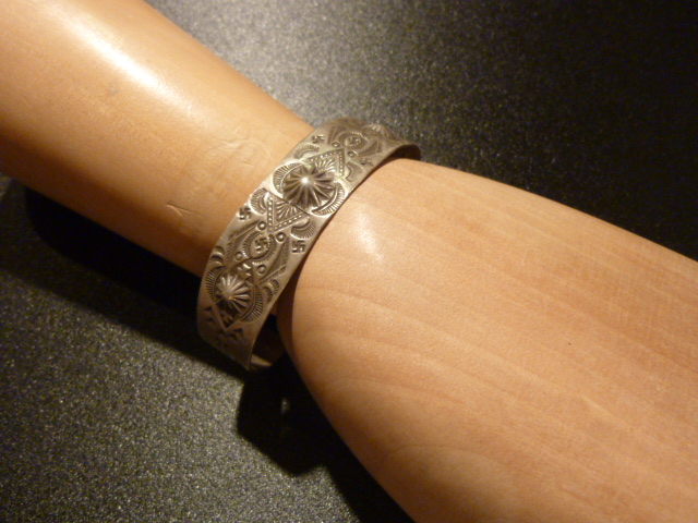 ナバホ 20〜40年代Antiqie Fred・Harvey 卍（スワスティカ） バングル